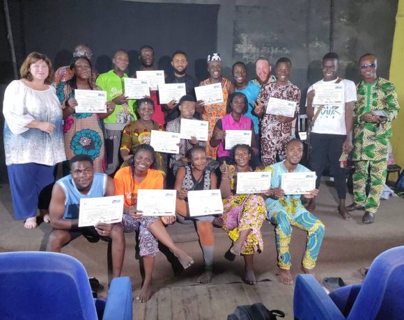 Le THEATRE DU COPION est à Cotonou avec des stagiaires en théâtre-action